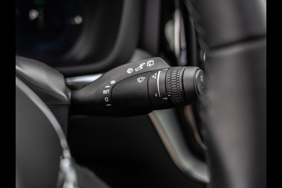 Volvo XC60 2.0 T6 Plug-in hybrid AWD Plus Dark | Pano | Surround View | H/K Sound |