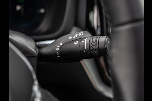 Volvo XC60 2.0 T6 Plug-in hybrid AWD Plus Dark | Pano | Surround View | H/K Sound |