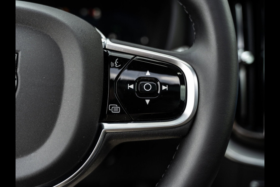 Volvo XC60 2.0 T6 Plug-in hybrid AWD Plus Dark | Pano | Surround View | H/K Sound |