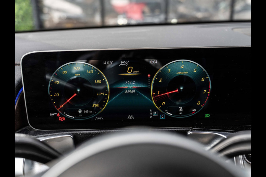 Mercedes-Benz Glb 200 Premium | AMG Night | Leder | Distronic