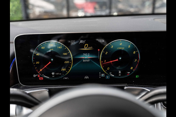 Mercedes-Benz Glb 200 Premium | AMG Night | Leder | Distronic