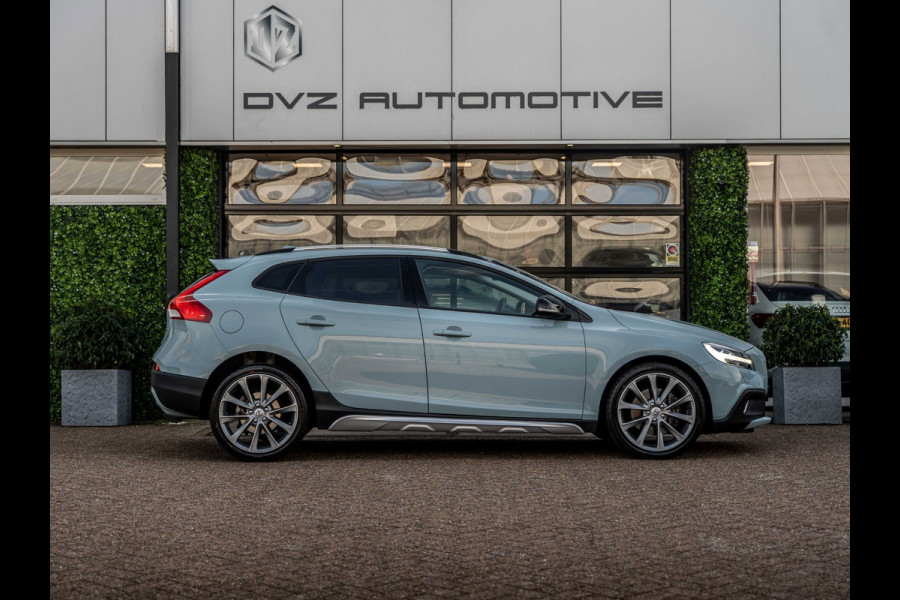 Volvo V40 Cross Country 1.5 T3 Aut. Momentum | Blis | 18" LMV | Winter Pack