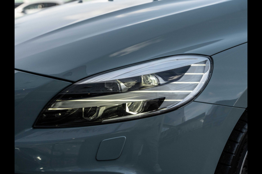 Volvo V40 Cross Country 1.5 T3 Aut. Momentum | Blis | 18" LMV | Winter Pack