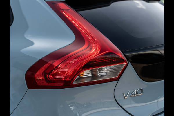 Volvo V40 Cross Country 1.5 T3 Aut. Momentum | Blis | 18" LMV | Winter Pack