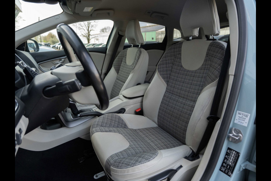 Volvo V40 Cross Country 1.5 T3 Aut. Momentum | Blis | 18" LMV | Winter Pack