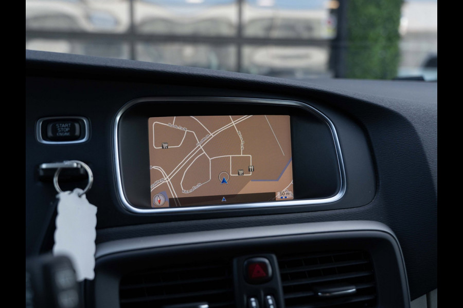 Volvo V40 Cross Country 1.5 T3 Aut. Momentum | Blis | 18" LMV | Winter Pack