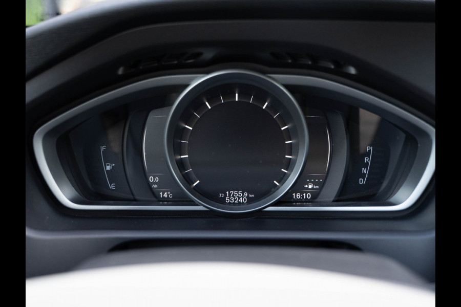 Volvo V40 Cross Country 1.5 T3 Aut. Momentum | Blis | 18" LMV | Winter Pack