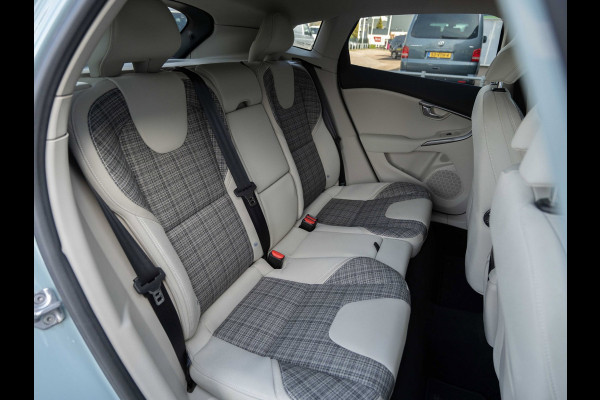 Volvo V40 Cross Country 1.5 T3 Aut. Momentum | Blis | 18" LMV | Winter Pack