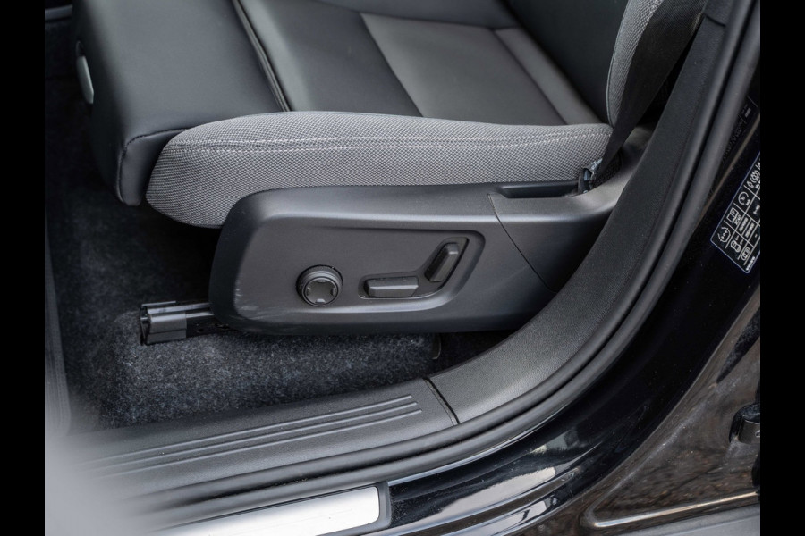 Volvo XC40 Recharge Twin Ultimate 78 kWh | SOH 90% | Pano | Camera | 20" LMV |