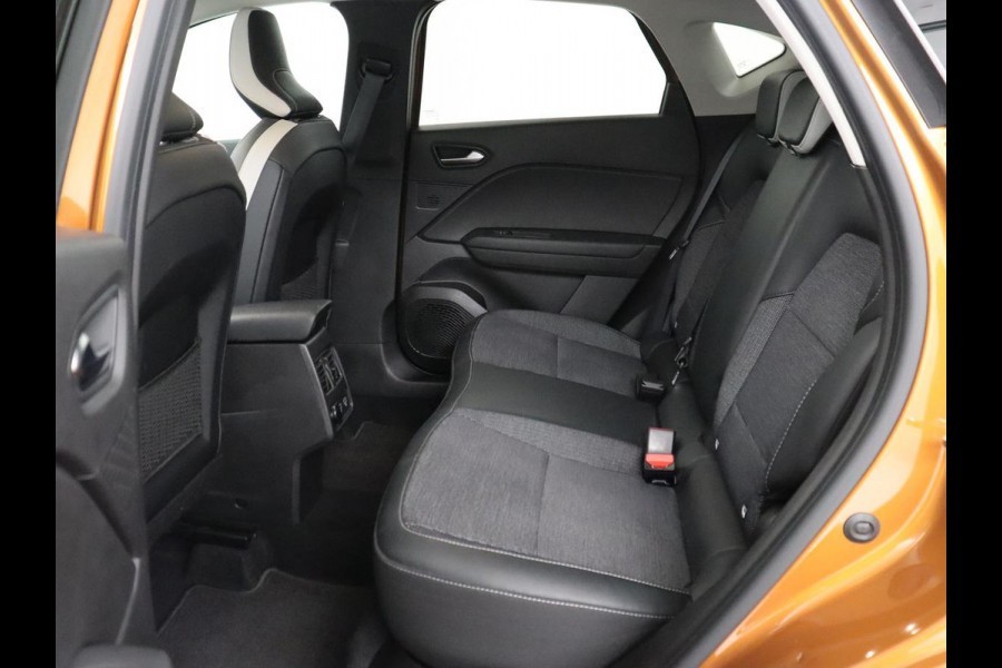 Renault Captur 1.3 TCe 140 Intens | Trekhaak | Carplay | Camera | Half leder | Full LED | Keyless | Climate control | Navigatie | Sfeerverlichting | Cruise control | Bluetooth | Parkeerhulp | Origineel NL