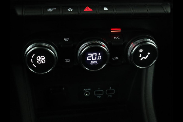 Renault Captur 1.3 TCe 140 Intens | Trekhaak | Carplay | Camera | Half leder | Full LED | Keyless | Climate control | Navigatie | Sfeerverlichting | Cruise control | Bluetooth | Parkeerhulp | Origineel NL