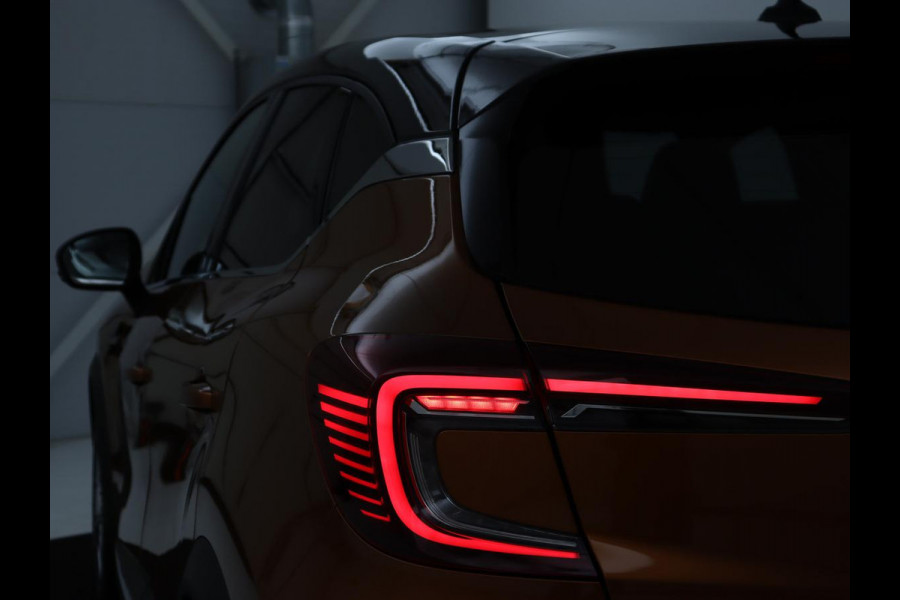 Renault Captur 1.3 TCe 140 Intens | Trekhaak | Carplay | Camera | Half leder | Full LED | Keyless | Climate control | Navigatie | Sfeerverlichting | Cruise control | Bluetooth | Parkeerhulp | Origineel NL