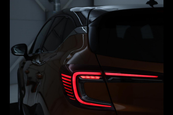 Renault Captur 1.3 TCe 140 Intens | Trekhaak | Carplay | Camera | Half leder | Full LED | Keyless | Climate control | Navigatie | Sfeerverlichting | Cruise control | Bluetooth | Parkeerhulp | Origineel NL