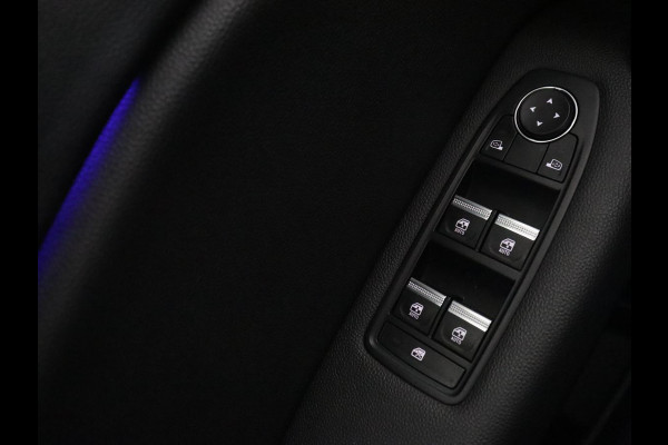 Renault Captur 1.3 TCe 140 Intens | Trekhaak | Carplay | Camera | Half leder | Full LED | Keyless | Climate control | Navigatie | Sfeerverlichting | Cruise control | Bluetooth | Parkeerhulp | Origineel NL