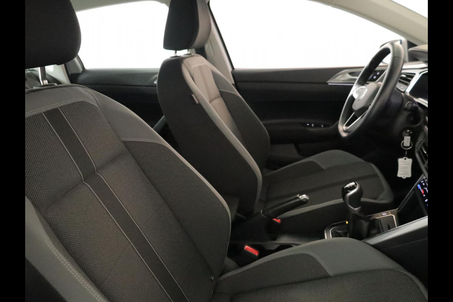 Volkswagen Polo 1.0 TSI Style 95 PK | Navigatie | Matrix koplampen | Stoelverwarming |