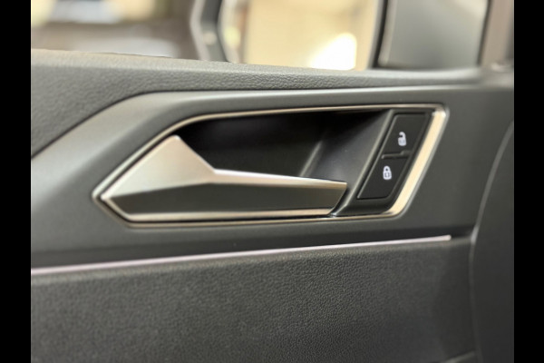 Volkswagen Polo 1.0 TSI R-Line | 110PK | IQ.Drive pakket | Virtual | Full LED Matrix Beam | Camera | Discover Pro | Clima |Ambient