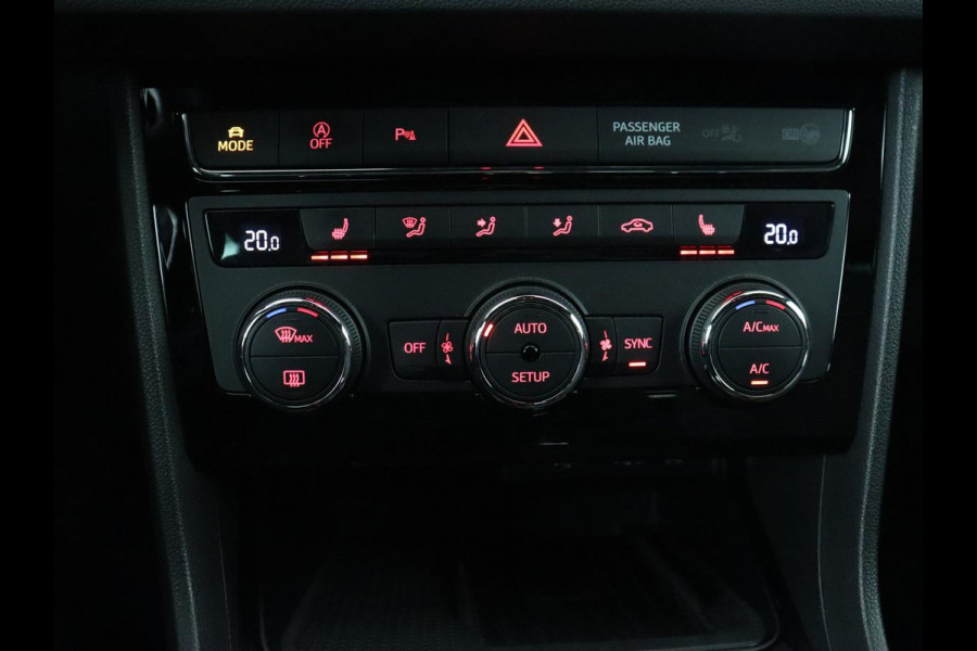 Seat Leon 1.5 TSI FR Intense | 1e eigenaar | Stoelverwarming | Carplay | Beats Pack | Full LED | Virtual Cockpit | Keyless | Climate control | Parkeerhulp | Cruise control | Navigatie