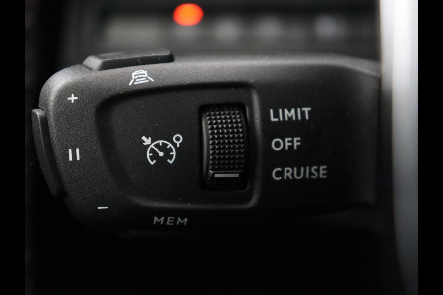Peugeot 3008 1.6 HYbrid 225 GT Line | SOH 89% | Adaptive cruise | Half leder | Camera | Navigatie | Carplay | Dodehoek detectie | Digital Cockpit | Climate control | Bluetooth | PHEV | Plug In