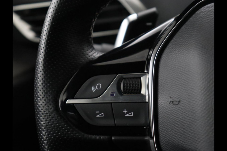 Peugeot 3008 1.6 HYbrid 225 GT Line | SOH 89% | Adaptive cruise | Half leder | Camera | Navigatie | Carplay | Dodehoek detectie | Digital Cockpit | Climate control | Bluetooth | PHEV | Plug In