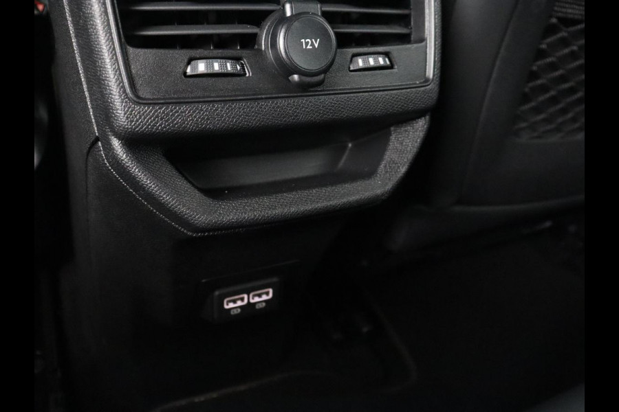 Peugeot 3008 1.6 HYbrid 225 GT Line | SOH 89% | Adaptive cruise | Half leder | Camera | Navigatie | Carplay | Dodehoek detectie | Digital Cockpit | Climate control | Bluetooth | PHEV | Plug In