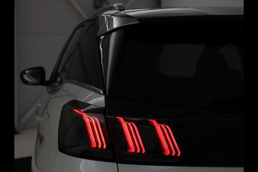 Peugeot 3008 1.6 HYbrid 225 GT Line | SOH 89% | Adaptive cruise | Half leder | Camera | Navigatie | Carplay | Dodehoek detectie | Digital Cockpit | Climate control | Bluetooth | PHEV | Plug In