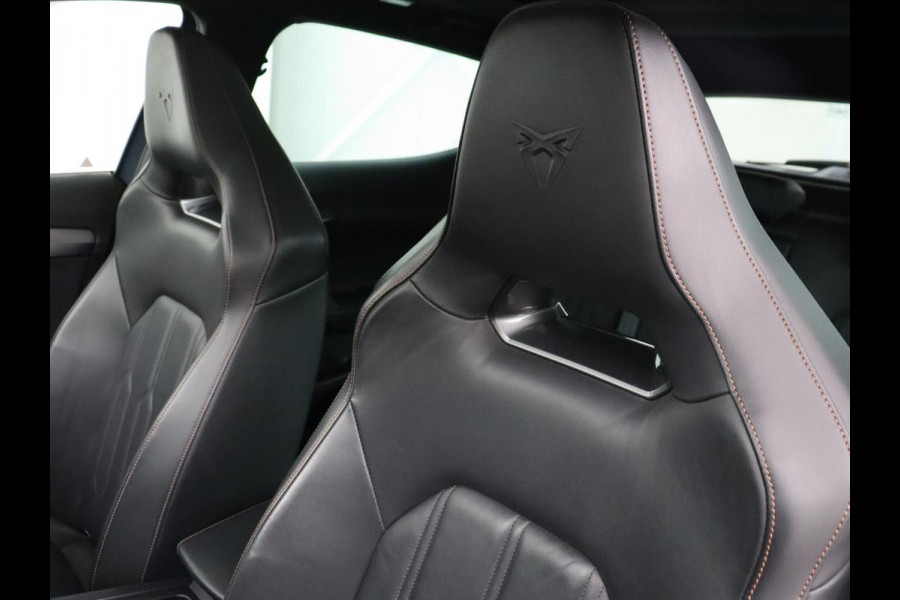 CUPRA Formentor 1.4 eHybrid VZ Performance | SOH 89% | Panoramadak | Leder | Stoelverwarming | Carplay | Sfeerverlichting | Adaptive cruise | Camera | Navigatie | Stuurverwarming | PHEV | Plug In