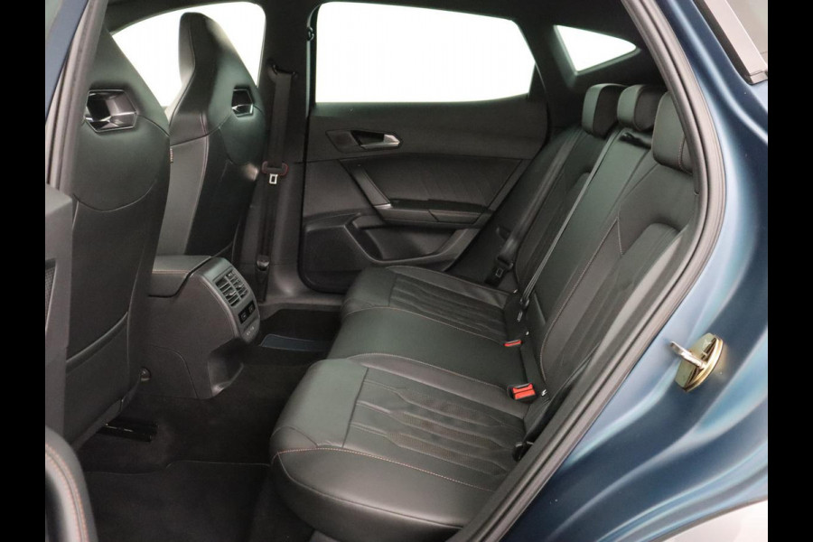 CUPRA Formentor 1.4 eHybrid VZ Performance | SOH 89% | Panoramadak | Leder | Stoelverwarming | Carplay | Sfeerverlichting | Adaptive cruise | Camera | Navigatie | Stuurverwarming | PHEV | Plug In