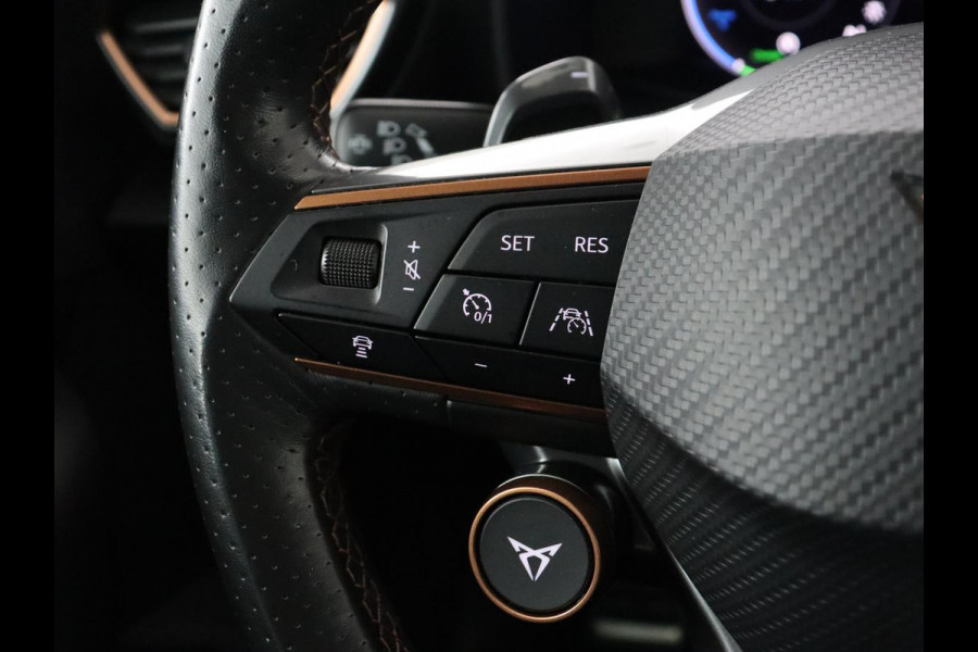 CUPRA Formentor 1.4 eHybrid VZ Performance | SOH 89% | Panoramadak | Leder | Stoelverwarming | Carplay | Sfeerverlichting | Adaptive cruise | Camera | Navigatie | Stuurverwarming | PHEV | Plug In