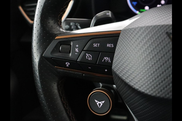 CUPRA Formentor 1.4 eHybrid VZ Performance | SOH 89% | Panoramadak | Leder | Stoelverwarming | Carplay | Sfeerverlichting | Adaptive cruise | Camera | Navigatie | Stuurverwarming | PHEV | Plug In
