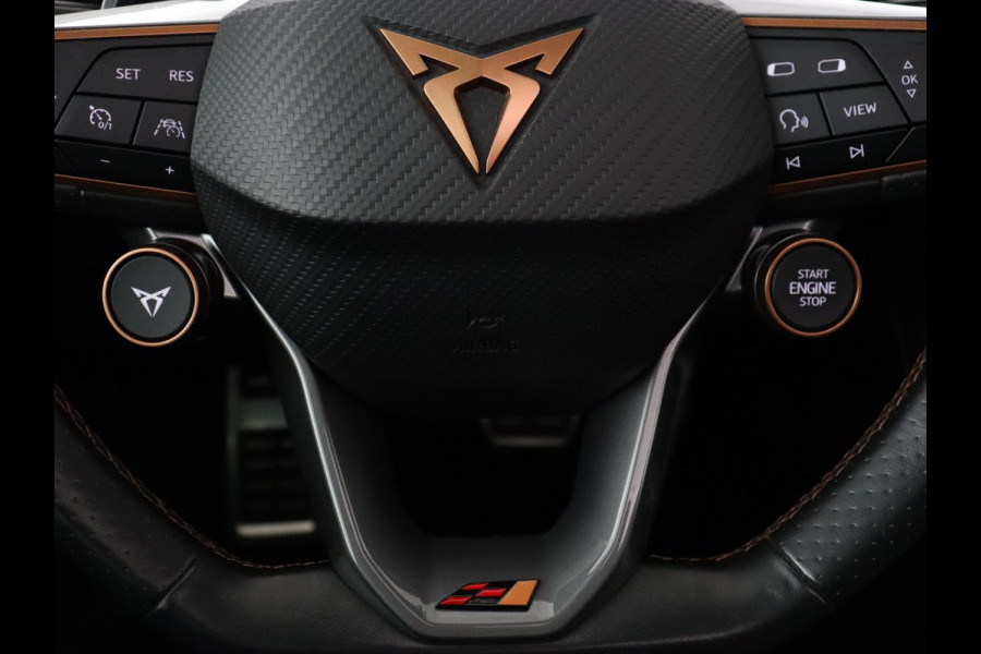 CUPRA Formentor 1.4 eHybrid VZ Performance | SOH 89% | Panoramadak | Leder | Stoelverwarming | Carplay | Sfeerverlichting | Adaptive cruise | Camera | Navigatie | Stuurverwarming | PHEV | Plug In