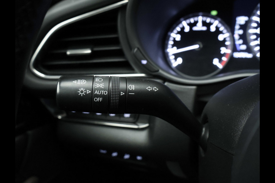 Mazda CX-30 2.0 e-SkyActiv-X M Hybrid Luxury Sport (SCHUIFDAK,APPLE CARPLAY,CAMERA,NAVI,STOEL/STUUR VERWARMING,GETINT,LEDER,LED)