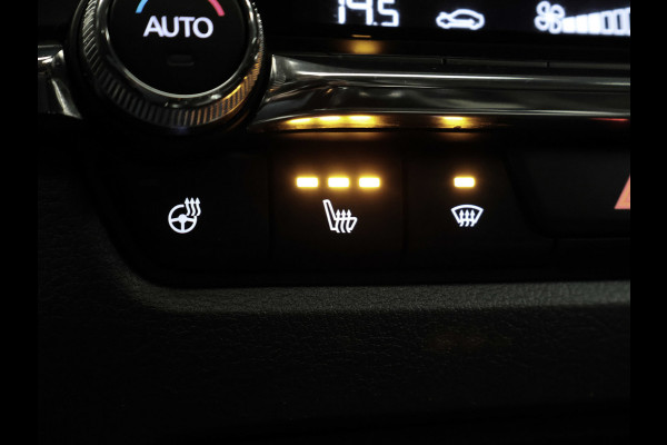 Mazda CX-30 2.0 e-SkyActiv-X M Hybrid Luxury Sport (SCHUIFDAK,APPLE CARPLAY,CAMERA,NAVI,STOEL/STUUR VERWARMING,GETINT,LEDER,LED)