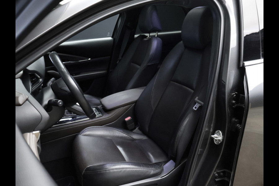 Mazda CX-30 2.0 e-SkyActiv-X M Hybrid Luxury Sport (SCHUIFDAK,APPLE CARPLAY,CAMERA,NAVI,STOEL/STUUR VERWARMING,GETINT,LEDER,LED)