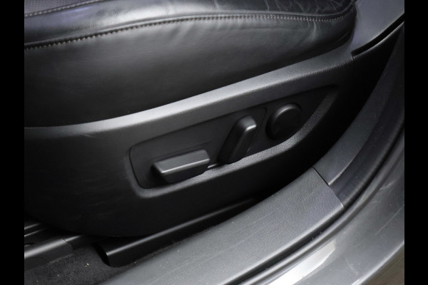 Mazda CX-30 2.0 e-SkyActiv-X M Hybrid Luxury Sport (SCHUIFDAK,APPLE CARPLAY,CAMERA,NAVI,STOEL/STUUR VERWARMING,GETINT,LEDER,LED)