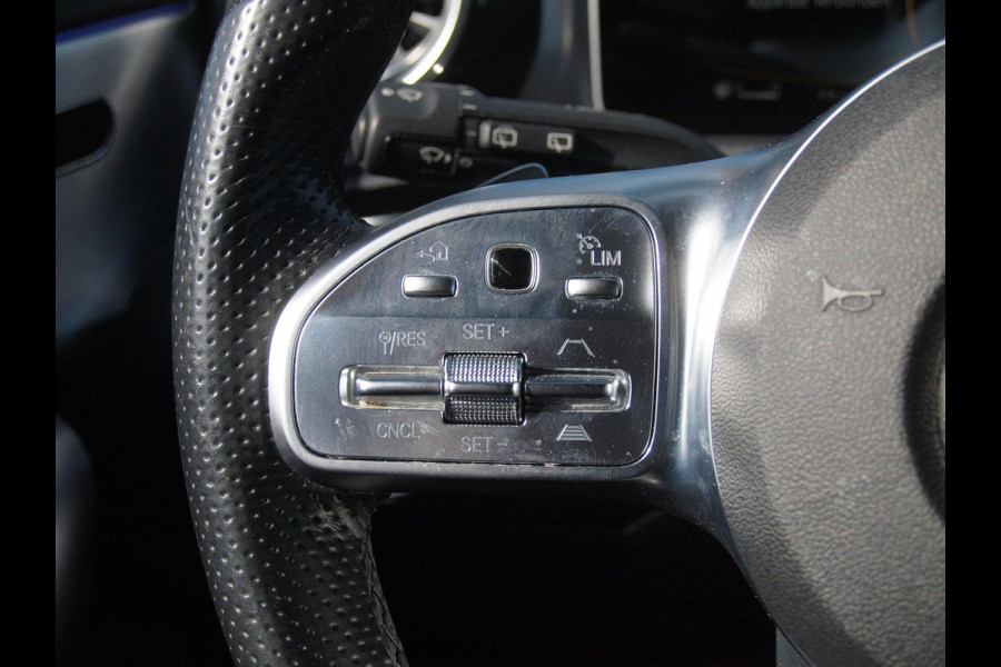 Mercedes-Benz A-Klasse AMG 35 4MATIC Edition 1 | Head-Up Display | Burmester | Camera | Sfeerverlichting | Schaalstoelen |