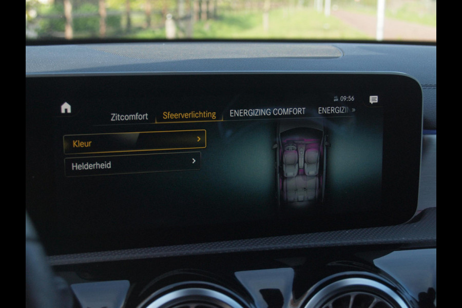 Mercedes-Benz A-Klasse AMG 35 4MATIC Edition 1 | Head-Up Display | Burmester | Camera | Sfeerverlichting | Schaalstoelen |
