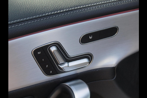 Mercedes-Benz A-Klasse AMG 35 4MATIC Edition 1 | Head-Up Display | Burmester | Camera | Sfeerverlichting | Schaalstoelen |