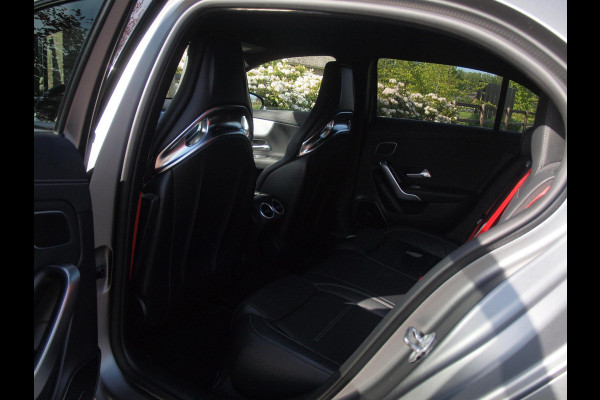 Mercedes-Benz A-Klasse AMG 35 4MATIC Edition 1 | Head-Up Display | Burmester | Camera | Sfeerverlichting | Schaalstoelen |