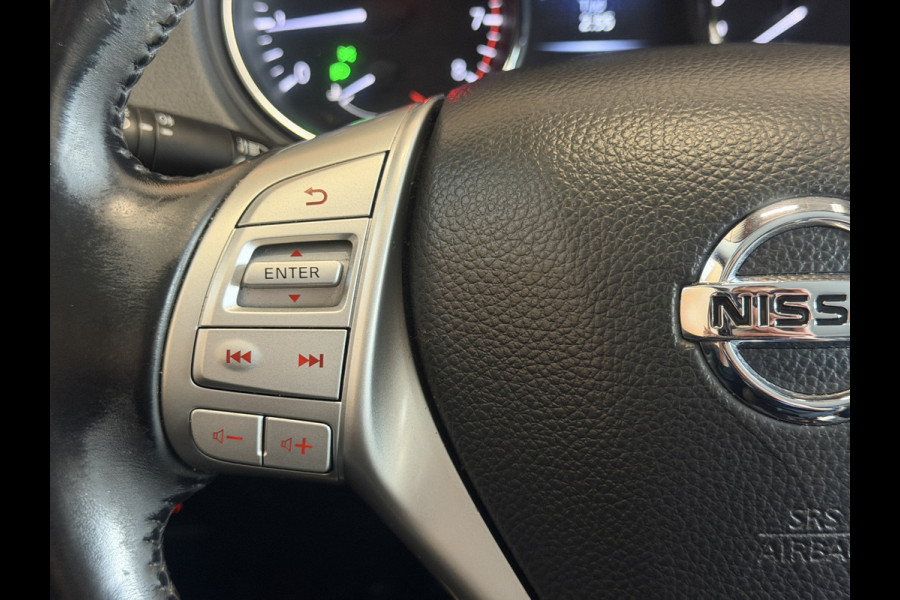 Nissan QASHQAI 1.2 Acenta lage km stand! | lmv 18 inch | leer/alcantara | trekhaak | cruise control