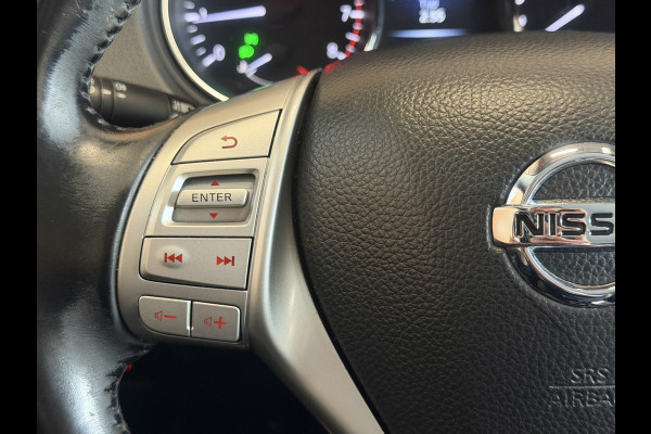 Nissan QASHQAI 1.2 Acenta lage km stand! | lmv 18 inch | leer/alcantara | trekhaak | cruise control