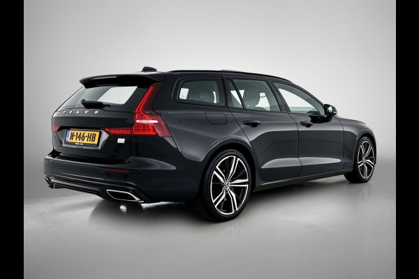 Volvo V60 T8 Hybride SOH 94% AWD R-Design / Panoramadak / Leder / Navigatie / Adap. Cruise / Pdc.V+A / Stuur- Stoelverwarming / Apk 01-2028