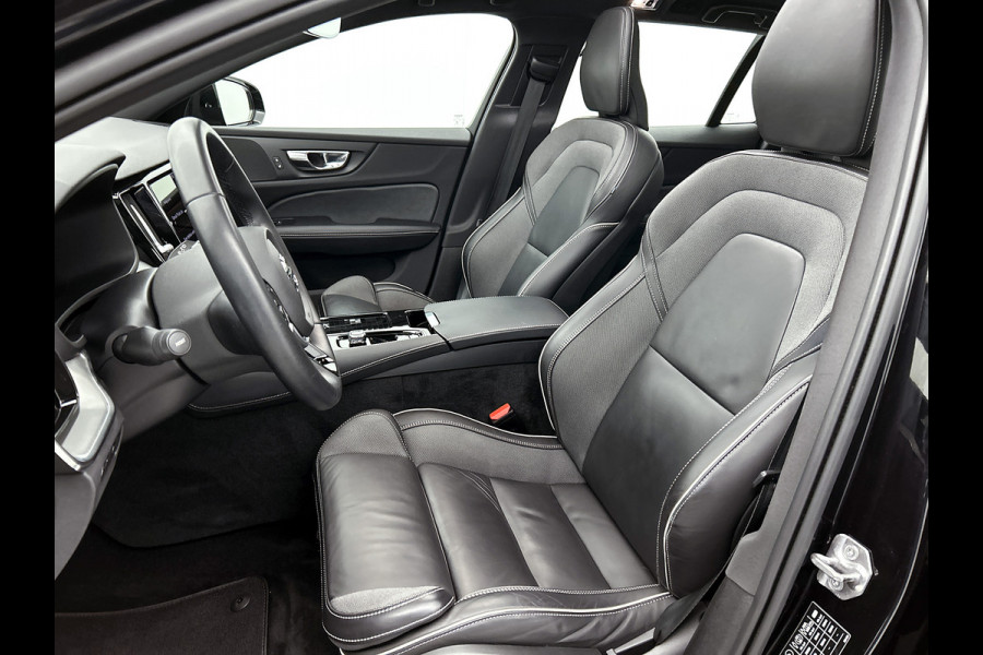 Volvo V60 T8 Hybride SOH 94% AWD R-Design / Panoramadak / Leder / Navigatie / Adap. Cruise / Pdc.V+A / Stuur- Stoelverwarming / Apk 01-2028