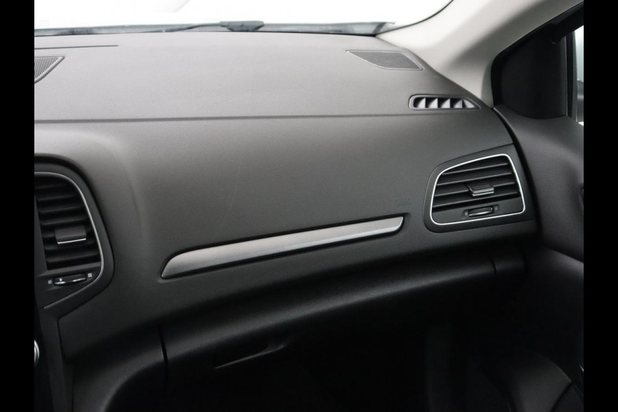 Renault Mégane 1.3 TCe Business Zen | Automaat | Camera | Keyless | Navigatie | Full LED | Climate control | Half leder | Parkeerhulp | Cruise control | Bluetooth