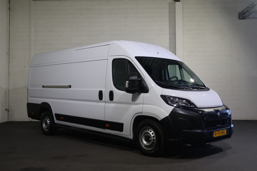 Peugeot Boxer 2.2 BlueHDi 180pk L4 H2 Automaat Airco Navigatie Camera
