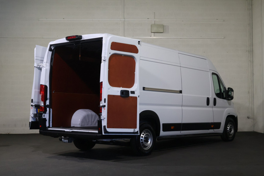 Peugeot Boxer 2.2 BlueHDi 180pk L4 H2 Automaat Airco Navigatie Camera