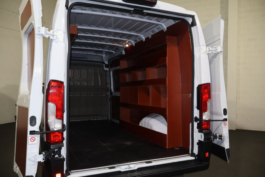 Peugeot Boxer 2.2 BlueHDi 180pk L4 H2 Automaat Airco Navigatie Camera