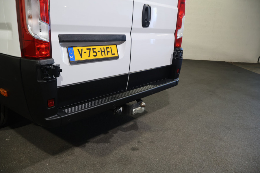 Peugeot Boxer 2.2 BlueHDi 180pk L4 H2 Automaat Airco Navigatie Camera
