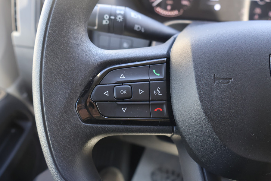 Peugeot Boxer 2.2 BlueHDi 180pk L4 H2 Automaat Airco Navigatie Camera