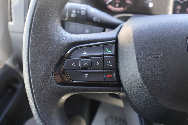 Peugeot Boxer 2.2 BlueHDi 180pk L4 H2 Automaat Airco Navigatie Camera