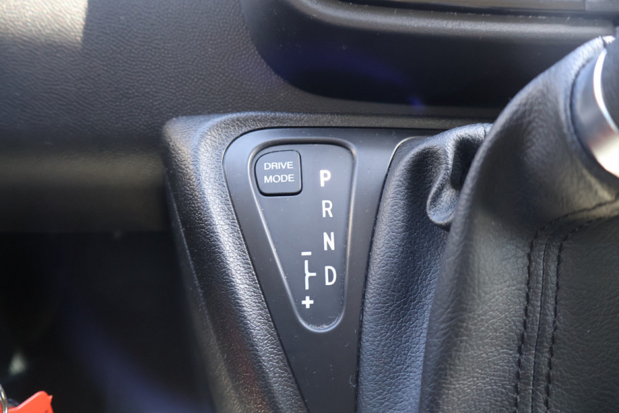 Peugeot Boxer 2.2 BlueHDi 180pk L4 H2 Automaat Airco Navigatie Camera